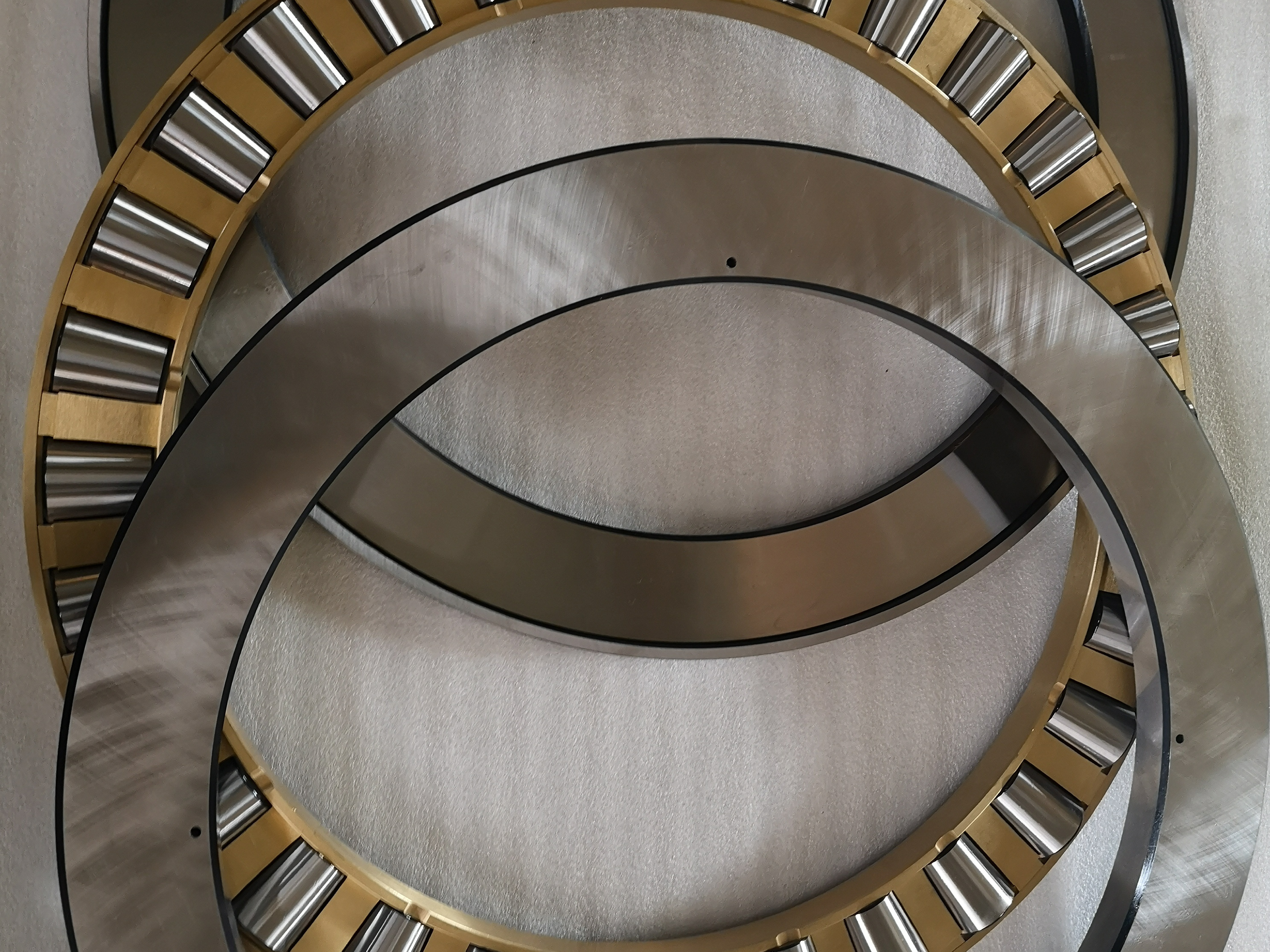 Rolamentos CRT15001PX1 Rodamientos (Interchange FAG) mining machinery parts 749.3x958x127mm